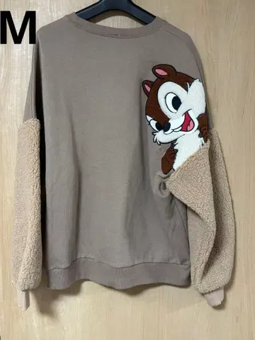 [새상품] 칩 자수 보아 트레이닝복 디즈니 손잡기 M사이즈