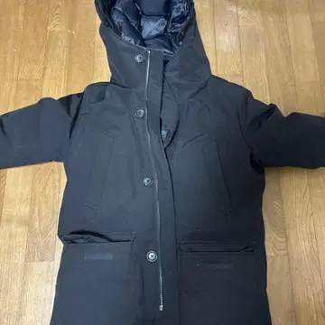 블랙 다운 자켓 후드 부착