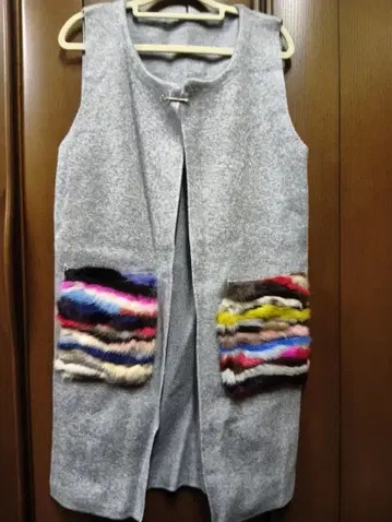 그레이 슬리브리스 베스트 퍼 부착 포켓