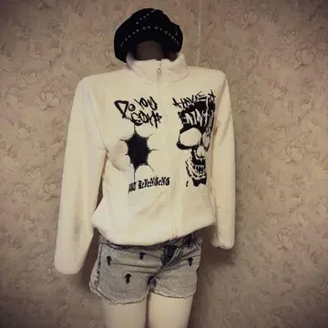 헤이세이 갸루 00s 화이트 스컬 프린트 플리스 후드티 Y2K