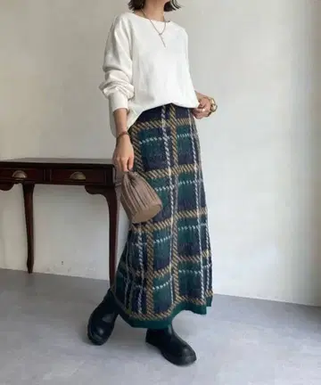 새상품 완판템 DouDou 빅 체크 니트 타이트 스커트 그린