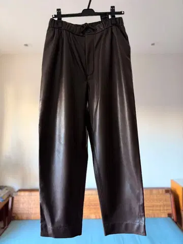 Nanushka 나나슈카 애니멀 프리 가죽 팬츠 남성용