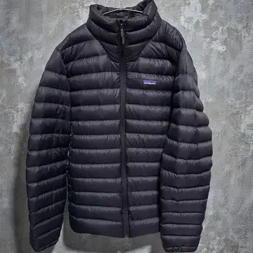 파타고니아 다운 스웨터 24년제 현행 모델 L 미사용급 블랙