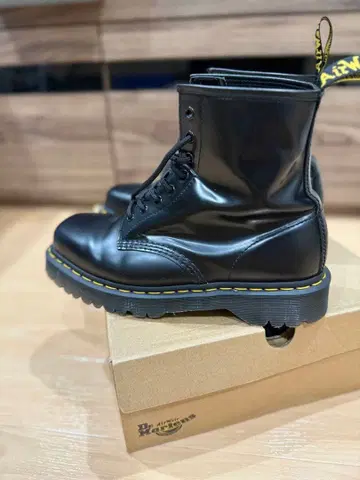 닥터마틴 1460 BEX SQUARED 8홀 부츠 남성용