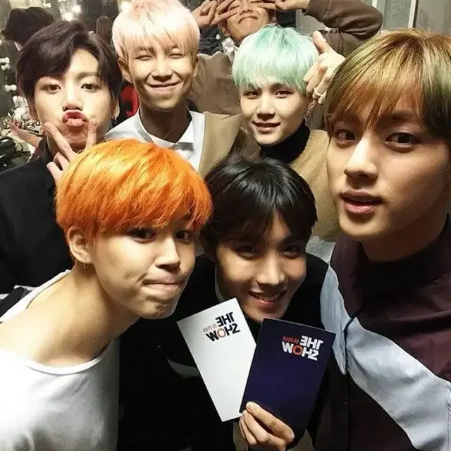 방탄소년단 공굿 굿즈 처분 합니다.