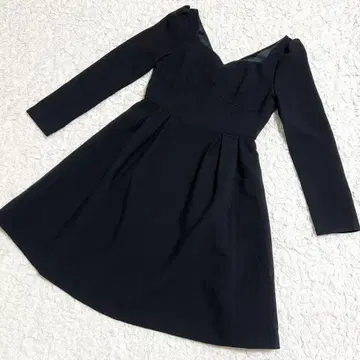 [새상품급] Birthday Bash 플레어 원피스 블랙