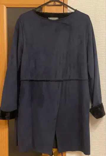 멋진 페이크 무스탕 코트