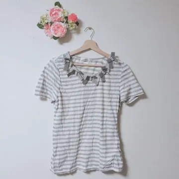 새상품급 갤러리 비스콘티 보더 무늬 리본 달린 반팔 T셔츠 [ 3/L ]