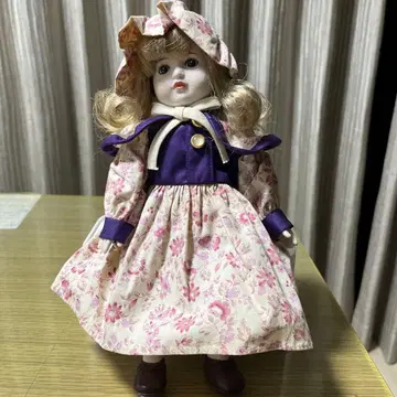 꽃무늬 드레스 쇼와 시대 의자 걸이 인형 25cm 정도