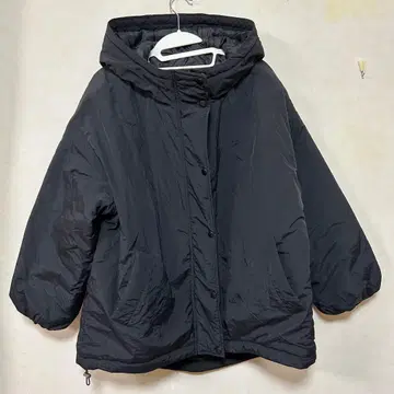 오버 사이즈 블랙 충전솜 다운 코트