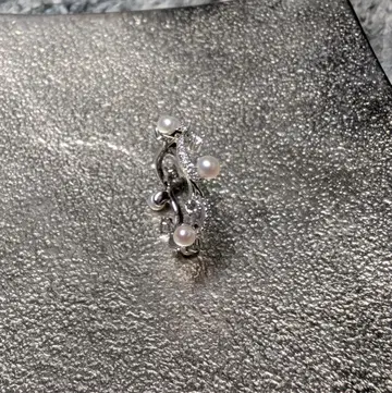 apm MONACO YANG ZI 플라워 반지 펄 장식