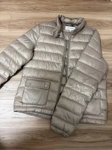 Calvin Klein 샤인 베이지 얇은 소재 다운 자켓 M