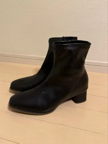 로페피크닉 ROPE'PICNIC 블랙 숏부츠 중간 힐 합성 피혁