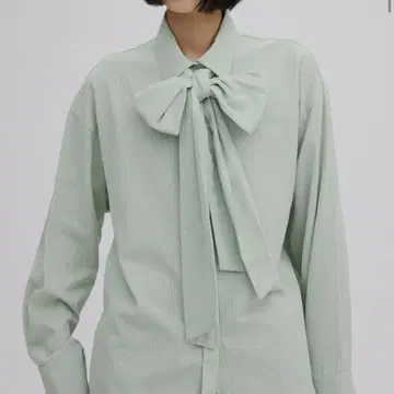 UND 불규칙 타이 블라우스