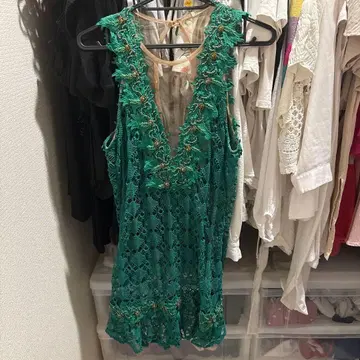 터콰이즈 레이스 비즈 자수 슬리브리스 원피스