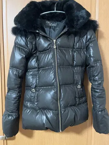 CECIIL Mc BEE 블랙 다운 자켓 S 사이즈