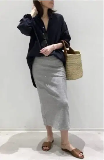 라빠르망 아메리카나 맨투맨 스커트