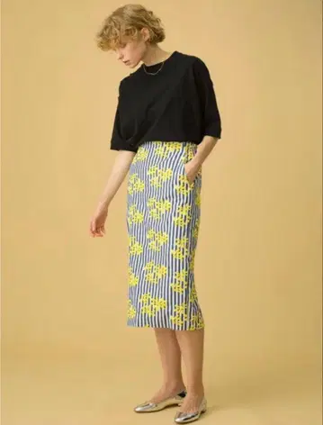 [ 즉시 완판 ] UNION LAUNCH 유니온 론 헤르만 별주 스커트