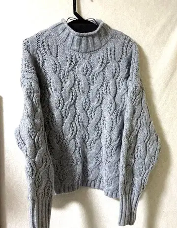 시착만 한 상품 라메사 포함 그레이 케이블 짜임 스웨터 긴팔