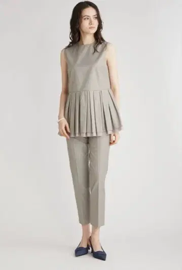 미라 오웬 페플럼 블라우스 테이퍼드 팬츠 베이지 M