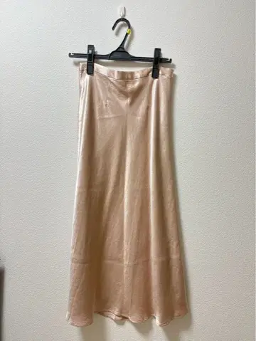 SNIDEL 새틴 핑크 롱 스커트