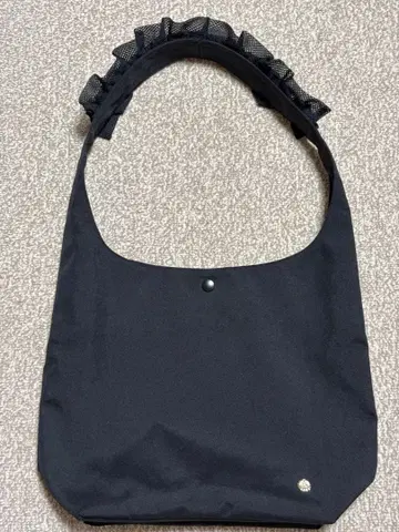 H.A.K 블랙 프릴 토트백