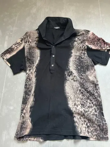 토네이도 마트 표범 무늬 피케 셔츠