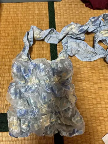 캐세리니 스퀘어 개더 숄더백 블루