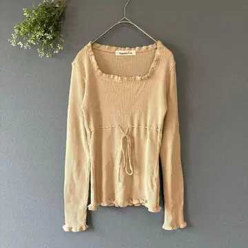 므뉴 드 [M] 성인 내추럴 울 혼방 프릴 스퀘어넥 리브 니트