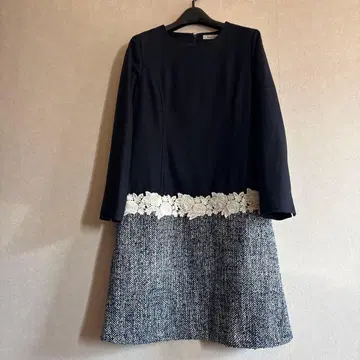 네이비 레이스 장식 무릎 기장 원피스 갤러리 비스콘티