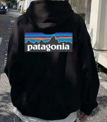 새상품 Patagonia 파타고니아 블랙 후드티 후드 부착 XL