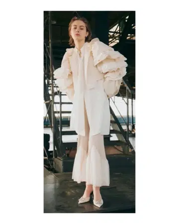 la belle Etude 프릴/레이스 장식 상의 화이트 프리 사이즈