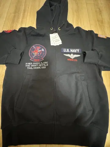 AVIREX LTD. U.S. NAVY 블랙 후드티