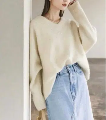 noble YAK 와이드 V넥 니트 화이트