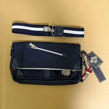 오로비안코 나일론 숄더백