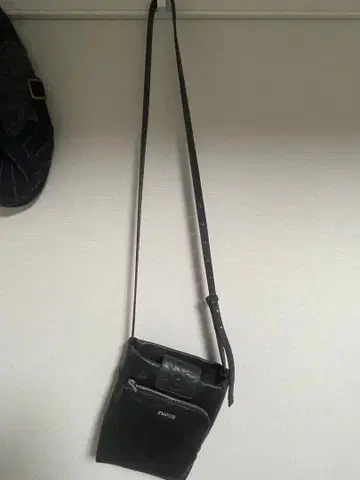 [ 정가 18,700엔 ] 주카 EMBOSS 백 블랙