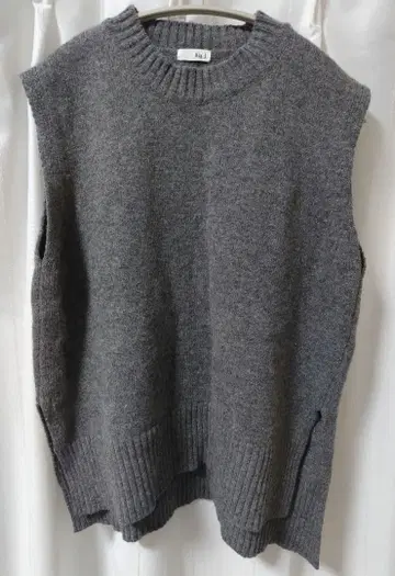 [ Via.J ] 크루넥 니트 베스트 그레이