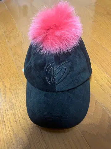 새상품 MASTER BUNNY EDITION 블랙 캡 택 포함