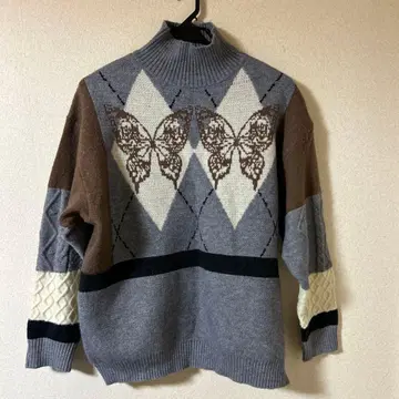 스칼라 두꺼운 원단 터틀 니트