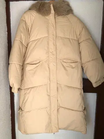 롱 다운 코트 베이지 계열 XL 사이즈 인조 모피 포함