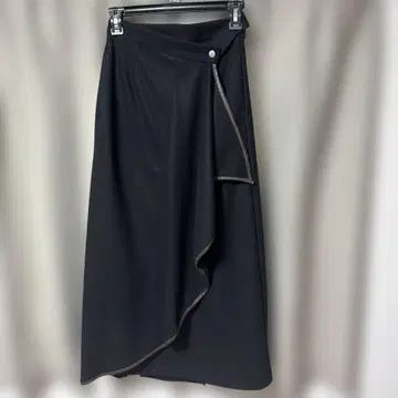 앙제므 블랙 랩 스타일 플레어 스커트