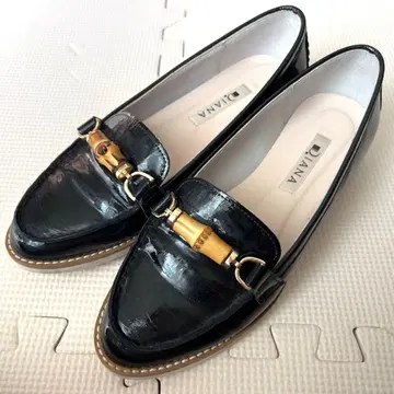 DIANA 에나멜 통굽 비트 로퍼 22.5cm