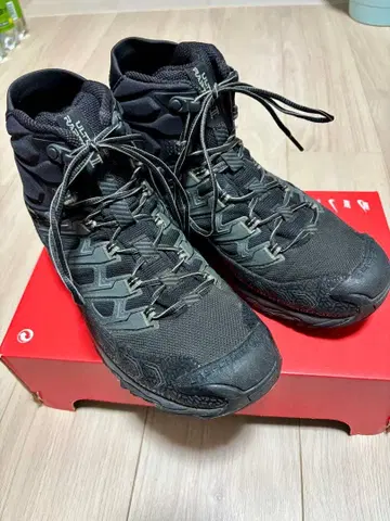 LA SPORTIVA 등산화 미드컷 블랙