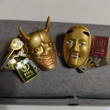 FIFA 오니와 노멘 디자인 핀 배지 2개 세트