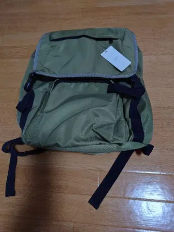 어반 리서치 올리브 그린 나일론 백팩