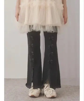 메리제니 ribbon 슬림 플레어 데님 팬츠