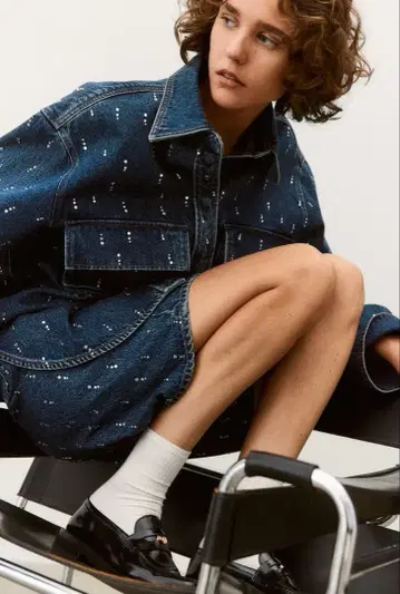 H&M 큐빅 장식 데님 셔츠