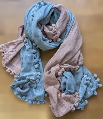 Matta 폼폼 포함 스톨 투톤 컬러