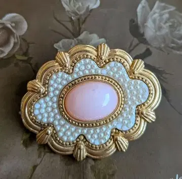 Avon 살몬 핑크 카보숑 빅토리아풍 브로치 빈티지