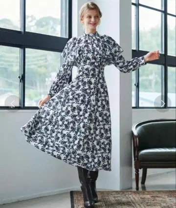 [ 미사용 새상품 ] AND COUTURE 꽃무늬 원피스